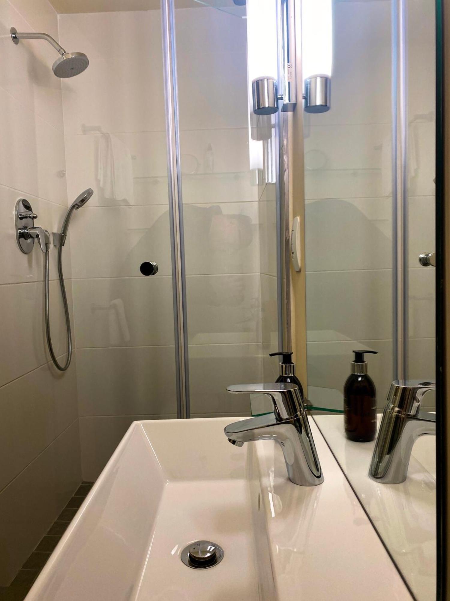 Lezard Bleu Guest House Кейптаун Екстериор снимка