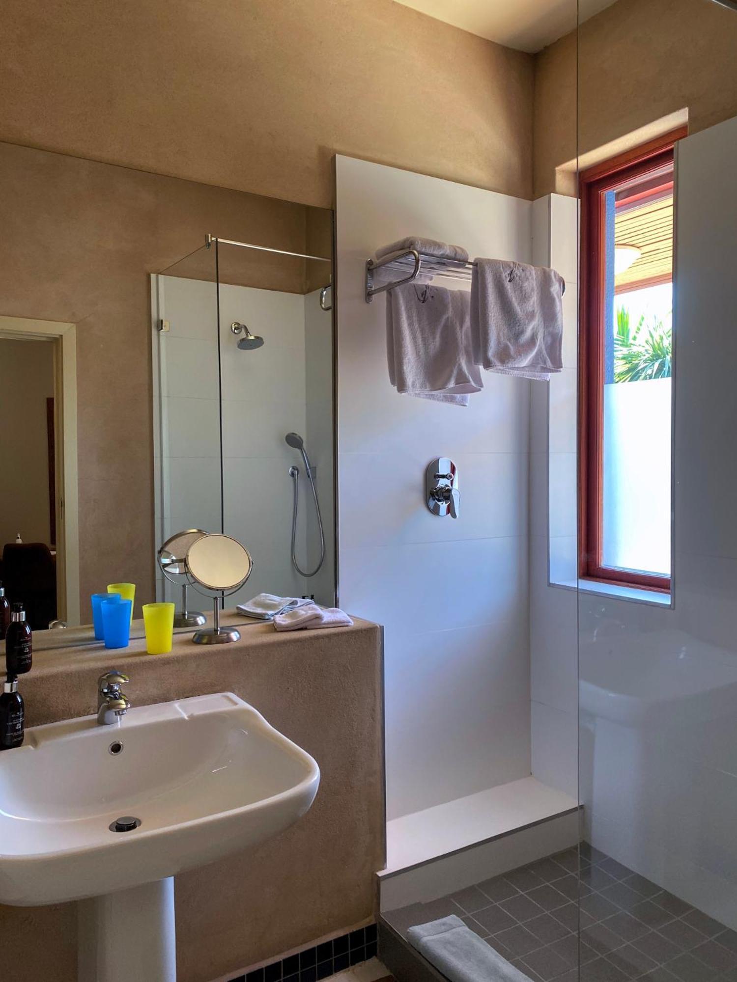 Lezard Bleu Guest House Кейптаун Екстериор снимка